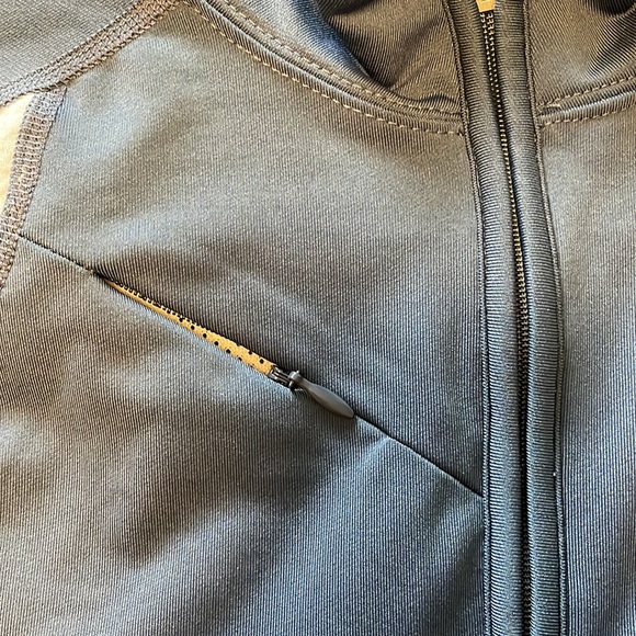 NORTHFACE flight series lightweight jacket, size medium - Picture 6 of 7